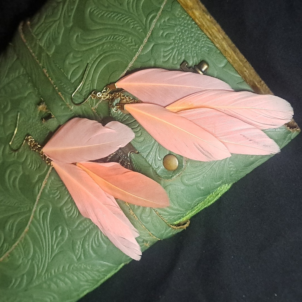 Light pink feathered earing